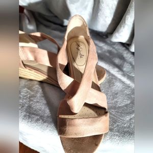 🚨REDUCED!! Strapy Sandals